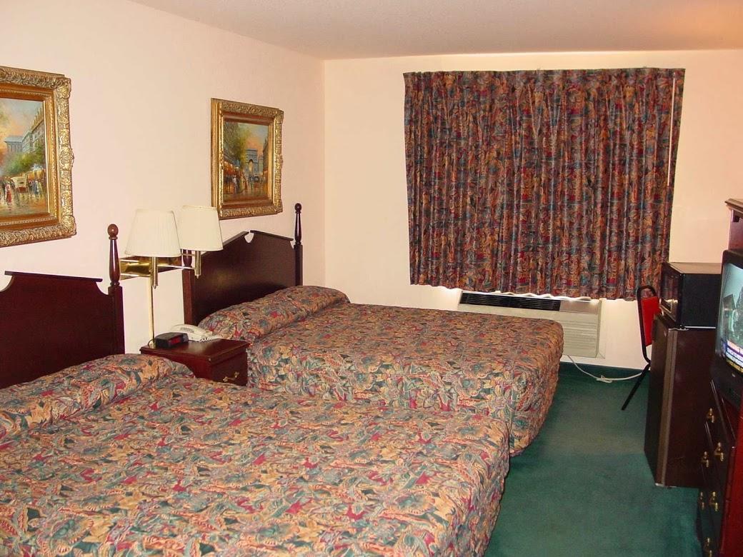 Haven Inn & Suites Монро Екстериор снимка